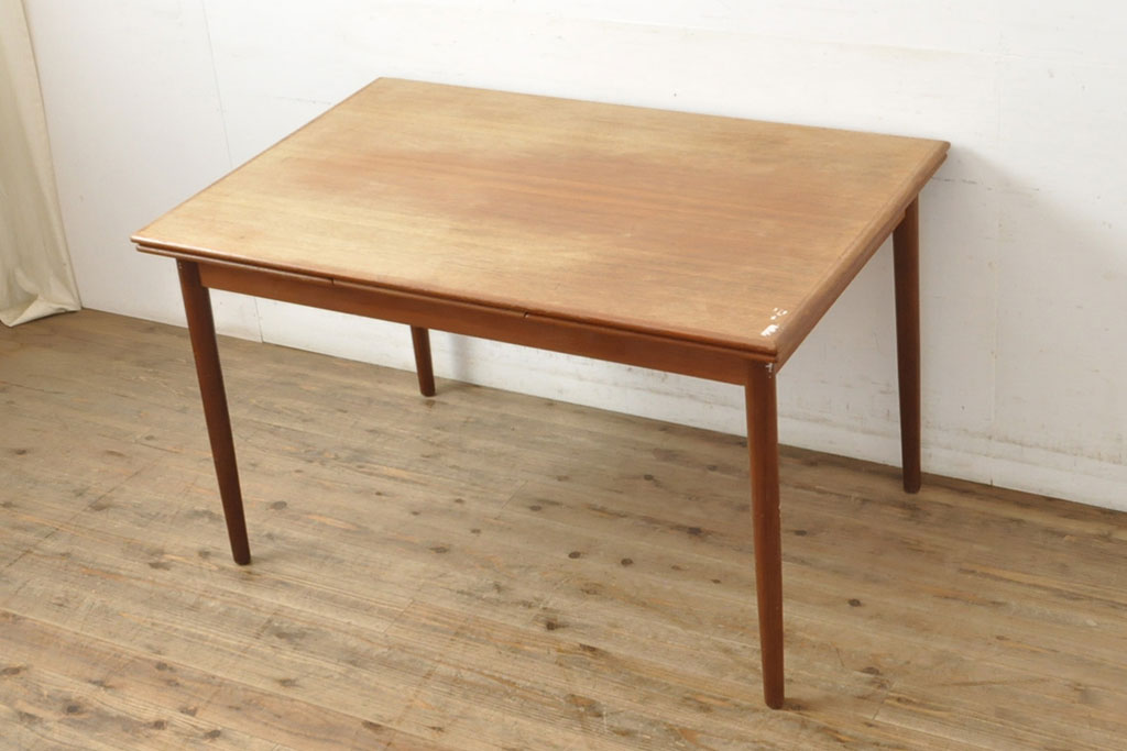 デンマークビンテージ　チーク材　シンプルなデザインが取り入れやすいダイニングテーブル(エクステンションテーブル、ドローリーフテーブル、食卓、ヴィンテージ、北欧)(R-052630)