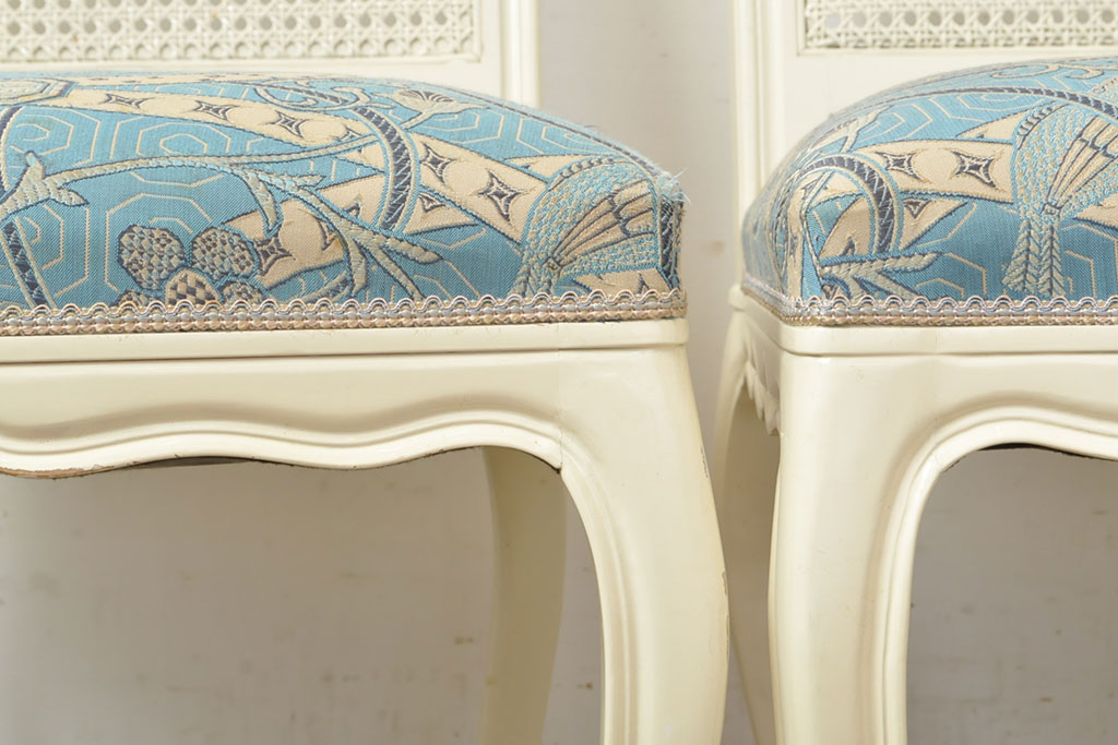 中古　フランス高級輸入家具　爽やかな色合いが美しいラタンバックチェア4脚セット(ダイニングチェア、椅子)(1脚定価 約12万円)(R-052718)
