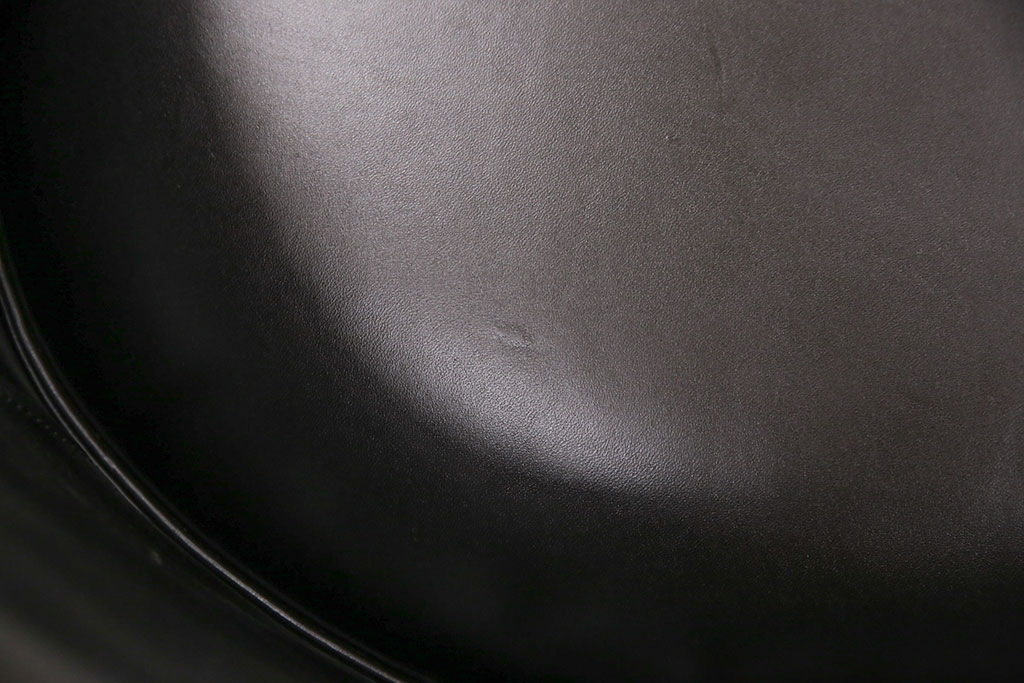中古　極美品　上質　MASCHERONI(マスケローニ)　艶やかな本革が高級感漂うパーソナルチェア(定価約80万円)(アームチェア、回転チェア、ラウンジチェア)(R-052746)