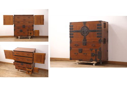 北欧家具　チーク材のなめらかな木肌が美しいサイドボード(飾り棚、カップボード、キッチンボード)