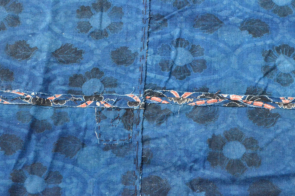 明治期　赤入り藍型染木綿古布(布団皮、藍染)(R-052913)