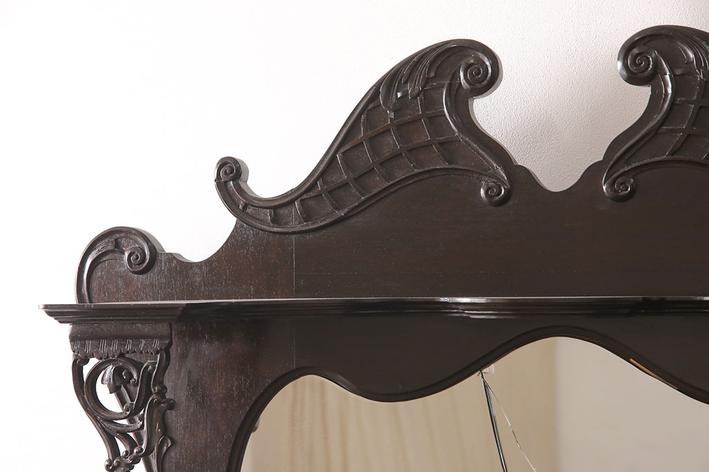 イギリスアンティーク　マホガニー材　凝ったつくりが目を引くパーラーキャビネット(飾り棚、ミラー)(R-052935)