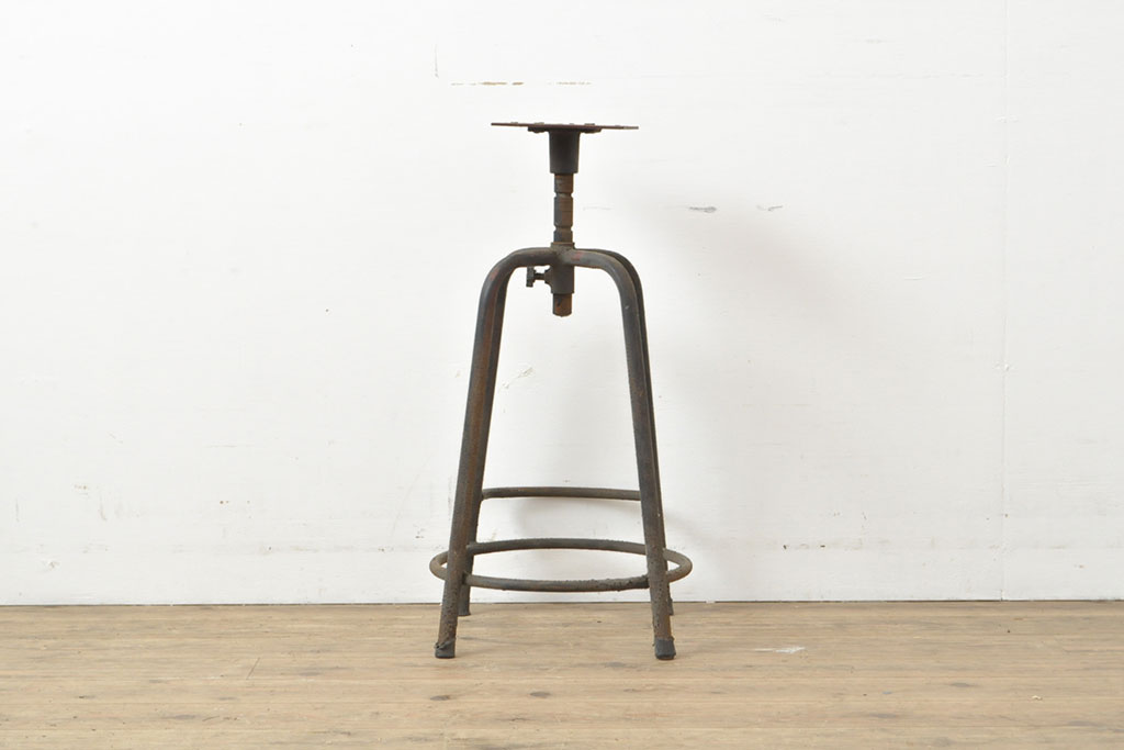 和製アンティーク　インダストリアルな空間づくりにおすすめのスツール(丸椅子)(R-053039)