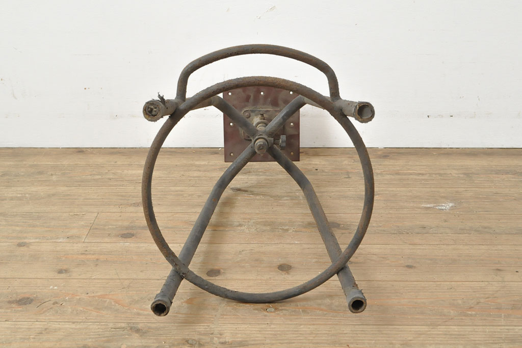 和製アンティーク　インダストリアルな空間づくりにおすすめのスツール(丸椅子)(R-053039)