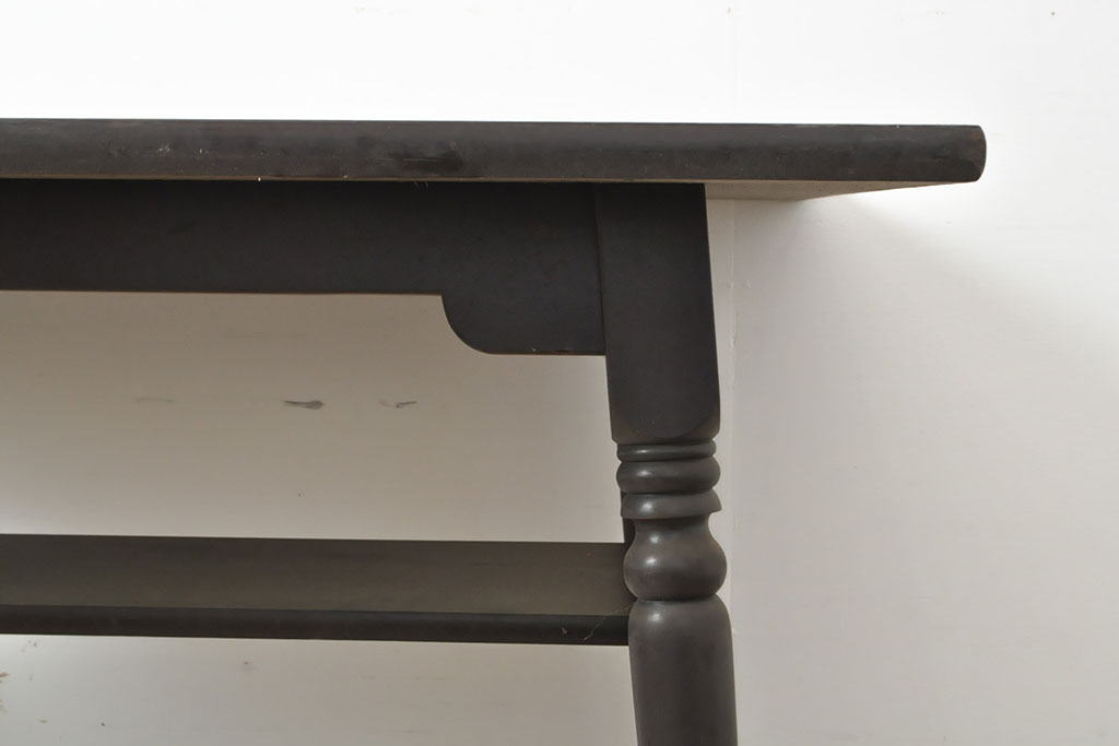 ビンテージ家具　松本民芸家具　上品な佇まいが大人空間を演出する棚付きダイニングテーブル(食卓、2人掛け、4人掛け、ヴィンテージ)(R-053046)