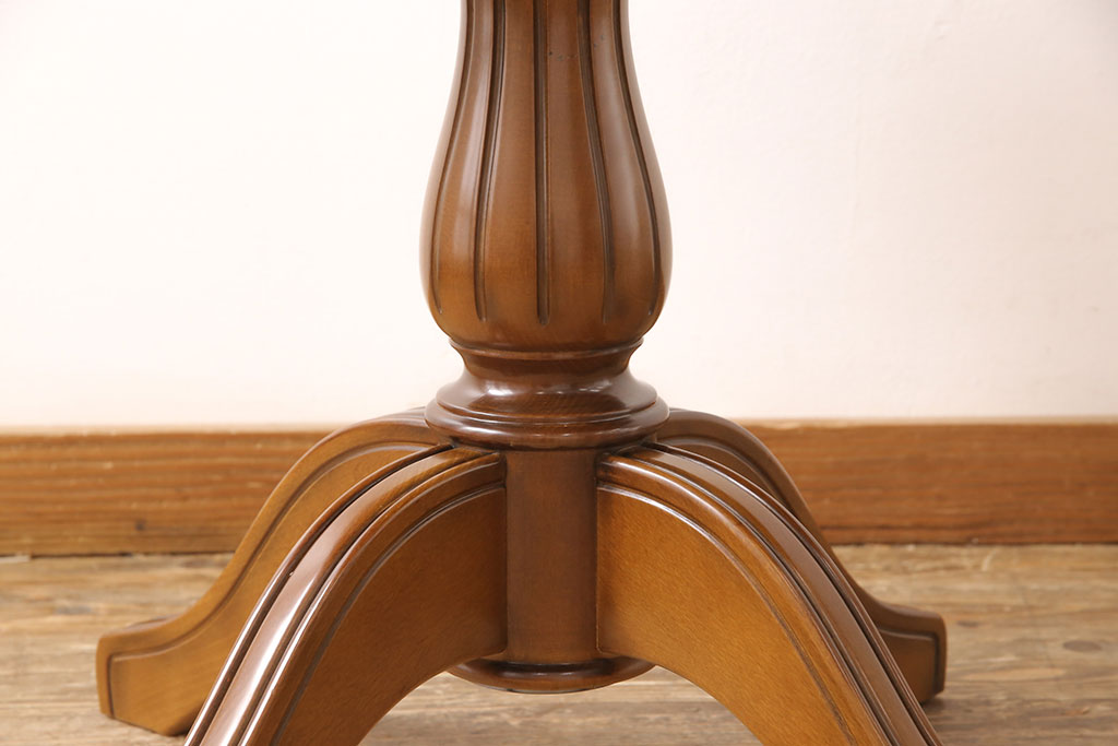 中古　イタリア製　美しい曲線のデザインが魅力的なリフティングテーブル(ダイニングテーブル、ラウンドテーブル)(R-053113)