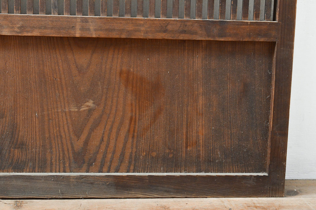 アンティーク建具　昭和初期　経年を感じる木の風合いが味わい深い幅狭格子戸2枚セット(引き戸、帯ガラス戸)(R-053132)