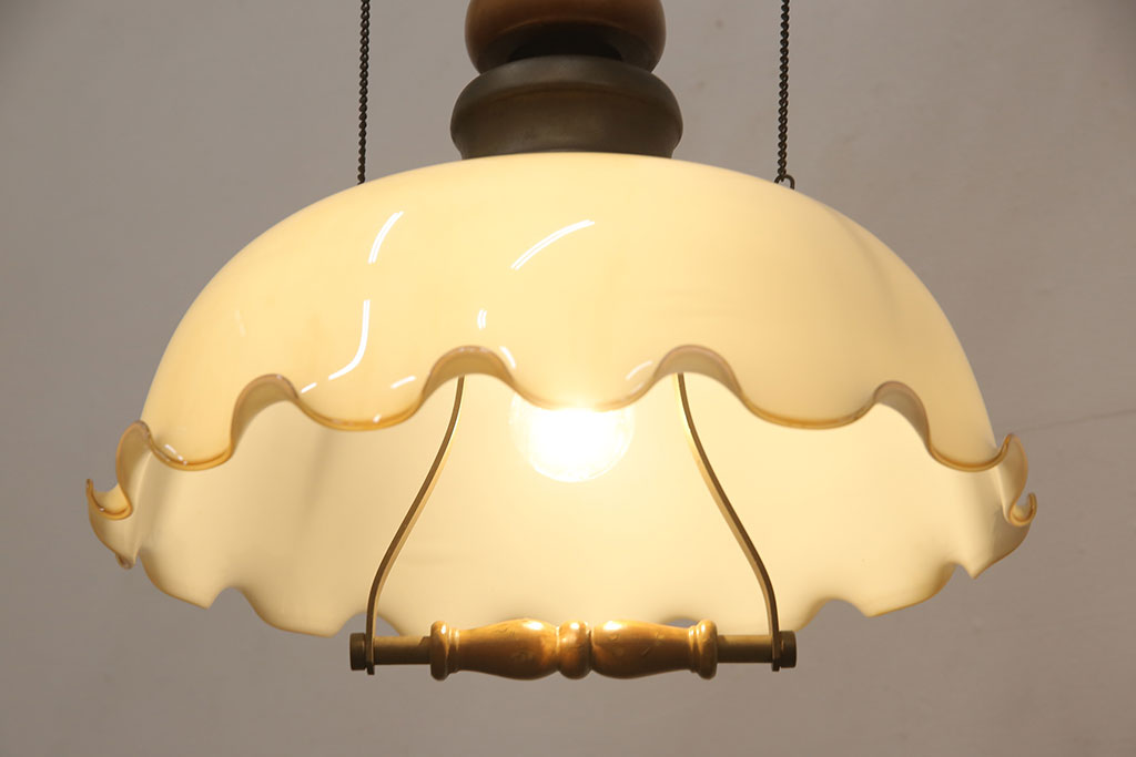 イタリアヴィンテージ　真鍮製　激レア!デザイン性抜群でおしゃれなインテリアとしておすすめの天井照明(吊り下げ照明、シェード、ビンテージ)(R-053521)