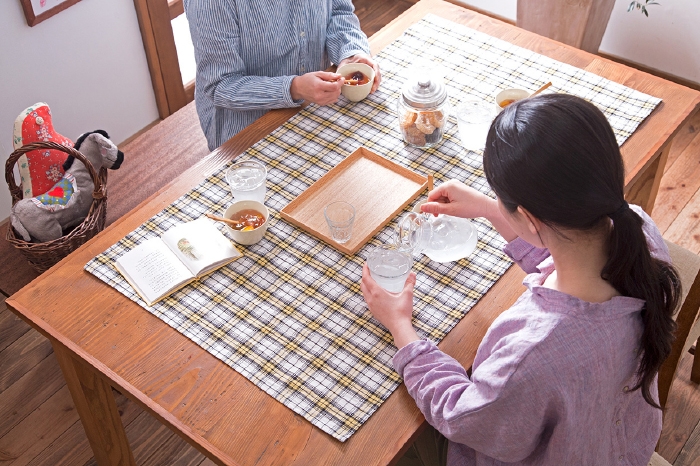 アンティーク　ダイニングテーブル