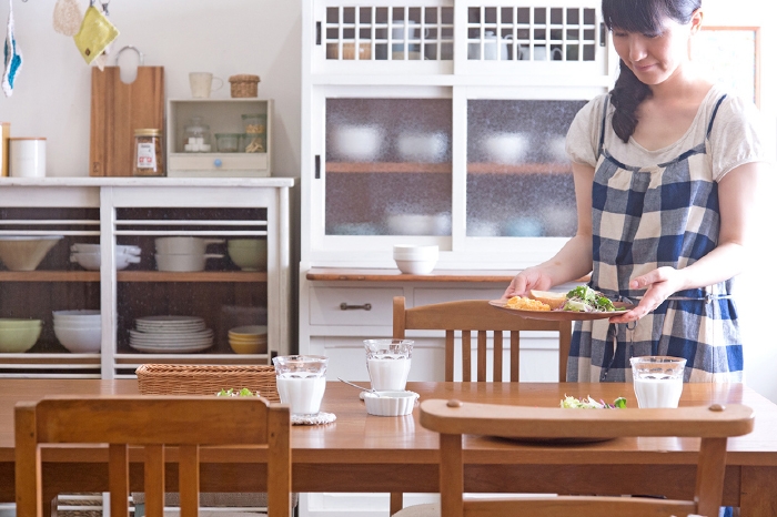 ペイント家具　食器棚