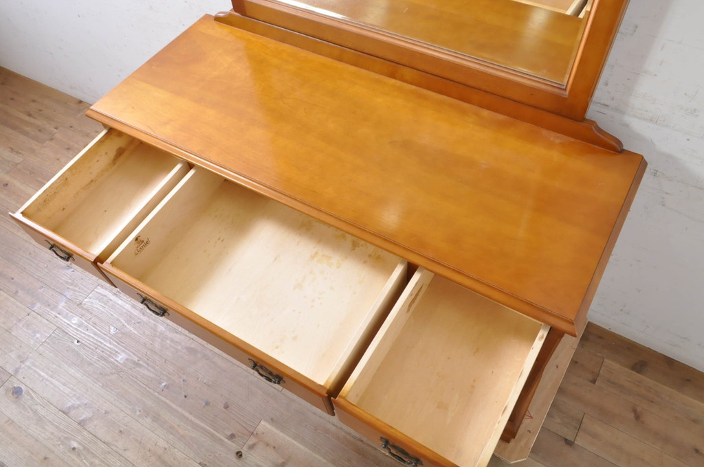 中古　美品　横浜ダニエル(daniel)　アーリーアメリカンシリーズ　A-104　 A-401吊り鏡　気品漂う洗練されたデザインが魅力的なドレッサー(吊鏡、鏡台、化粧台、ミラー,ドレッシングチェスト)(定価約68万円)(R-072821)