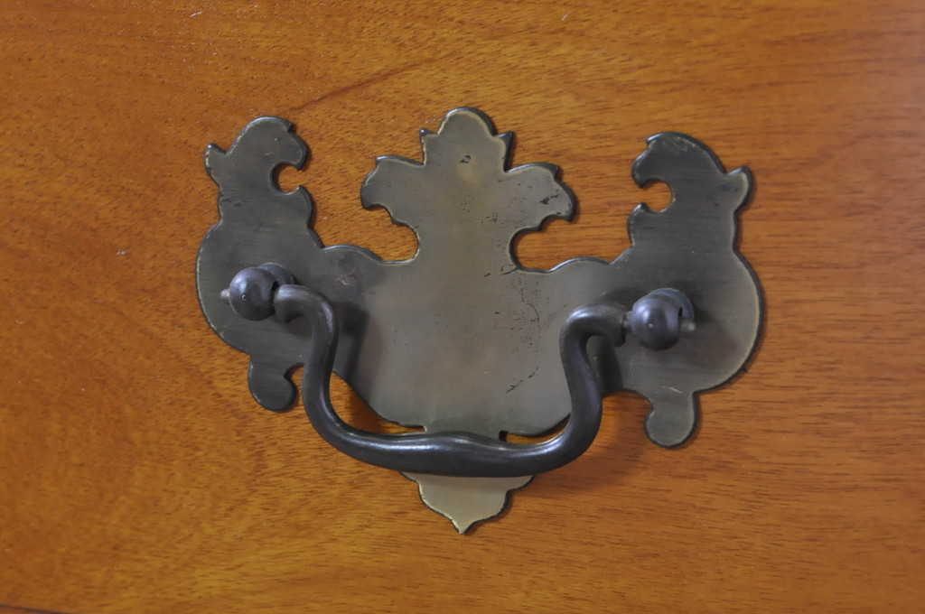 中古　美品　横浜ダニエル(daniel)　アーリーアメリカン　A-104横長整理タンス　気品漂う洗練されたデザインが魅力的なチェスト(引き出し、サイドボード、整理箪笥、収納箪笥)(定価約56万円)(R-072822)