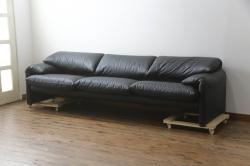 中古　極美品　短期4か月数回のみ使用!!　Cassina(カッシーナ)　MARALUNGA(マラルンガ)　本革(FZランク)　高級感ある佇まいの3人掛けワイドソファ(レザー、三人掛け、3Pワイド)(定価約284万円)(R-073331)