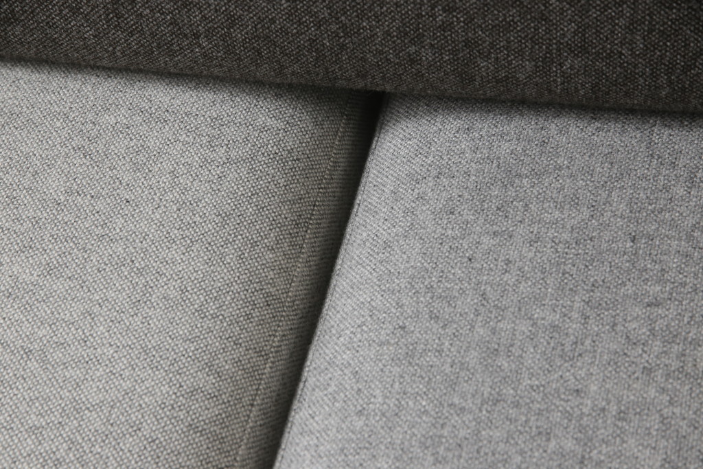 中古　極美品　FRITZ HANSEN(フリッツハンセン)　アルファベットソファシリーズ　クッション2個付き　シンプルモダンなデザインが魅力的な2人掛けソファ(2シーター、2P、二人掛け)(定価約66万円)(R-065711)