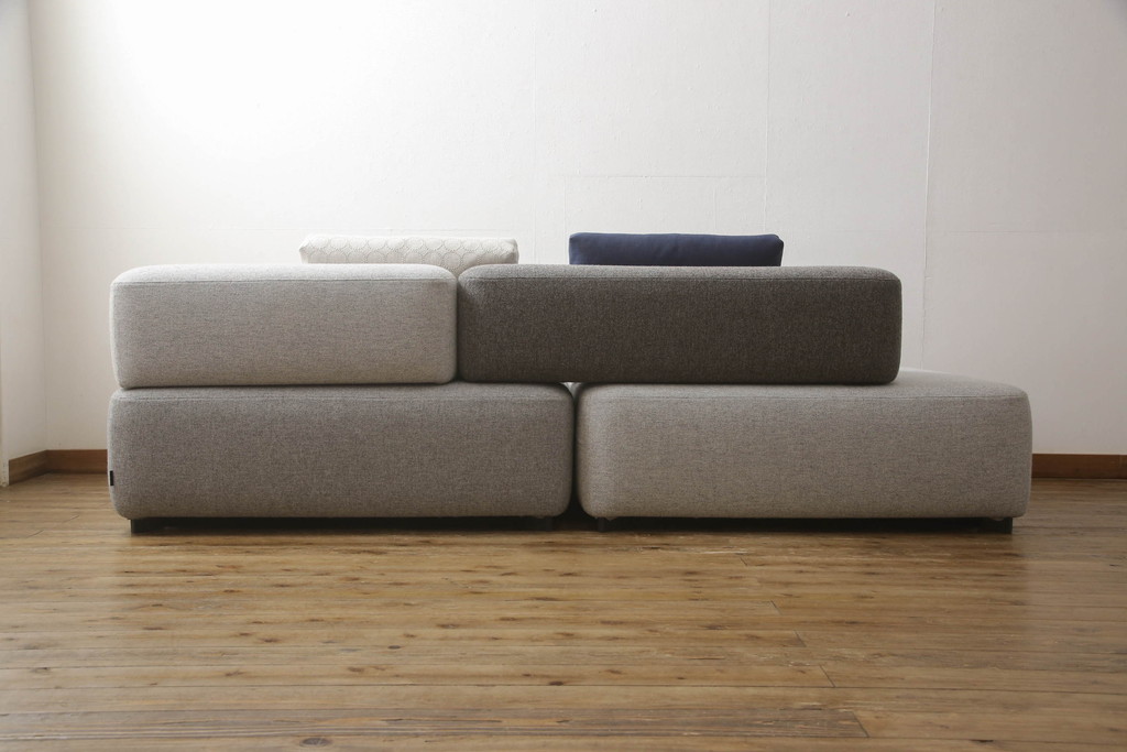 中古　極美品　FRITZ HANSEN(フリッツハンセン)　アルファベットソファシリーズ　クッション2個付き　シンプルモダンなデザインが魅力的な2人掛けソファ(2シーター、2P、二人掛け)(定価約66万円)(R-065711)