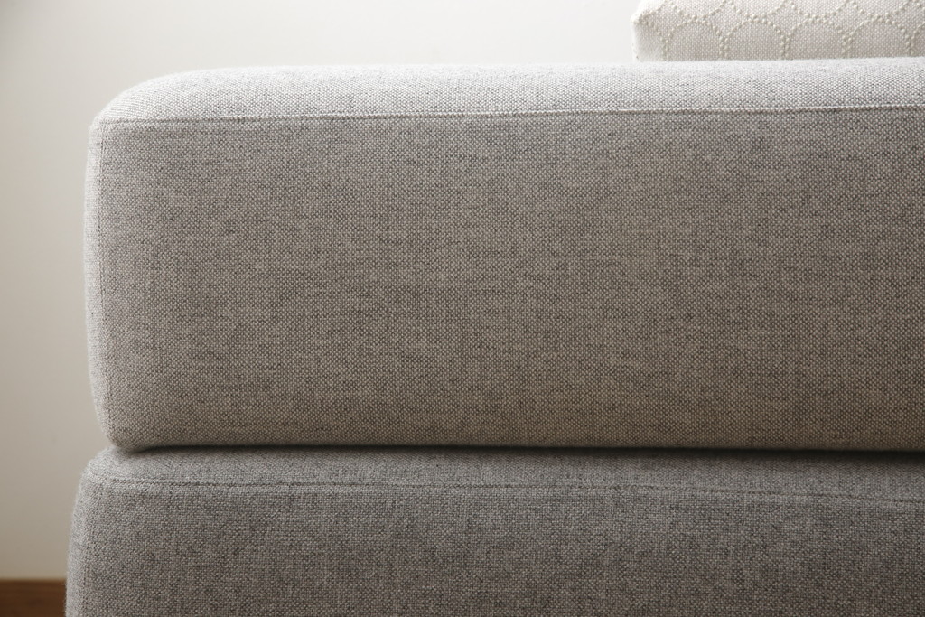 中古　極美品　FRITZ HANSEN(フリッツハンセン)　アルファベットソファシリーズ　クッション2個付き　シンプルモダンなデザインが魅力的な2人掛けソファ(2シーター、2P、二人掛け)(定価約66万円)(R-065711)