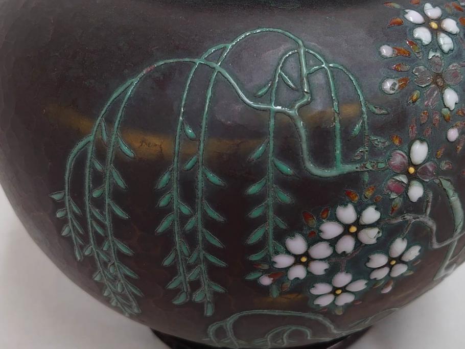 昭和七年(1932年)　帝都復興完成記念　安藤七宝店　鎚起七宝花瓶　都の春(花入、花器、桜、台座付き、共箱付き)(R-073830)