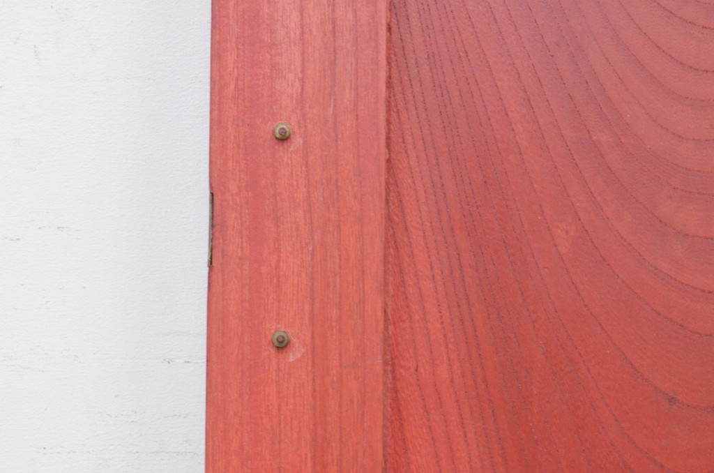 アンティーク建具　総欅(ケヤキ)材　空間のアクセントになる幅狭小扉1枚(ドア、木製扉、くぐり戸、潜戸、潜り戸)(R-072129)