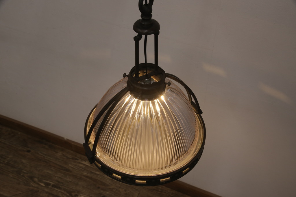 フランスアンティーク　極上品!!　凝ったつくりが魅力的な真鍮製フレームの天井照明(吊り下げ照明、ペンダントライト、シェード)(R-055559)