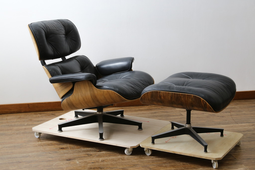 アメリカビンテージ　Hermanmiller(ハーマンミラー社)　希少!!　ローズウッド材　クラシック　身体を包み込むようなフォルムが魅力のイームズラウンジチェア&オットマン(本革、レザーチェア、椅子、イス、1人掛けソファ、1Pソファ、アームチェア、フットスツール、ヴィンテージ)(R-079269)
