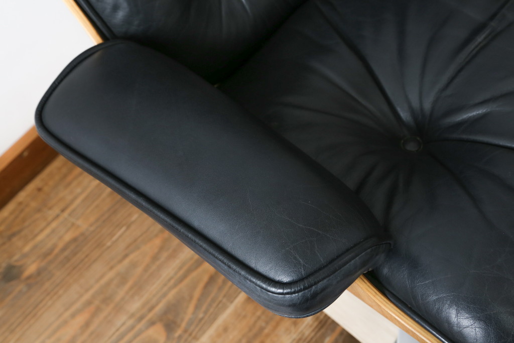 アメリカビンテージ　Hermanmiller(ハーマンミラー社)　希少!!　ローズウッド材　クラシック　身体を包み込むようなフォルムが魅力のイームズラウンジチェア&オットマン(本革、レザーチェア、椅子、イス、1人掛けソファ、1Pソファ、アームチェア、フットスツール、ヴィンテージ)(R-079269)