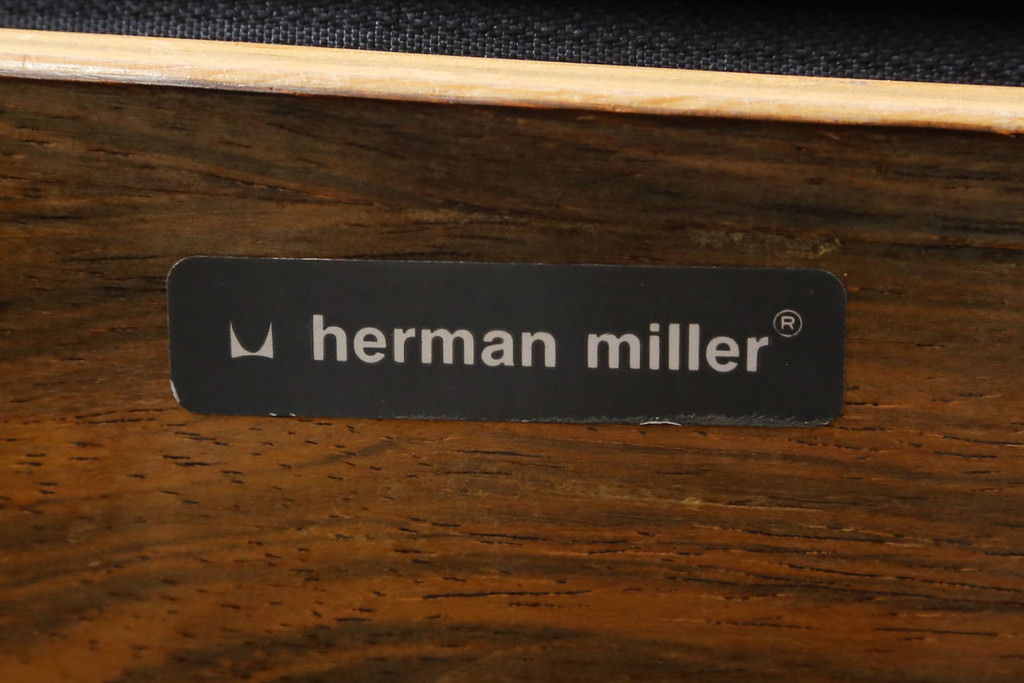 アメリカビンテージ　Hermanmiller(ハーマンミラー社)　希少!!　ローズウッド材　クラシック　身体を包み込むようなフォルムが魅力のイームズラウンジチェア&オットマン(本革、レザーチェア、椅子、イス、1人掛けソファ、1Pソファ、アームチェア、フットスツール、ヴィンテージ)(R-079269)