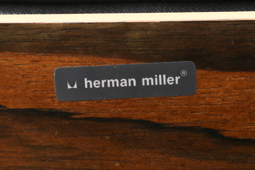 アメリカビンテージ　Hermanmiller(ハーマンミラー社)　希少!!　ローズウッド材　クラシック　身体を包み込むようなフォルムが魅力のイームズラウンジチェア&オットマン(本革、レザーチェア、椅子、イス、1人掛けソファ、1Pソファ、アームチェア、フットスツール、ヴィンテージ)(R-079269)