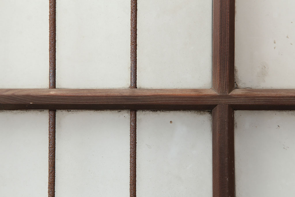 アンティーク建具　鉄格子入りが珍しいレトロなガラス戸2枚セット(引き戸、建具)(R-037070)