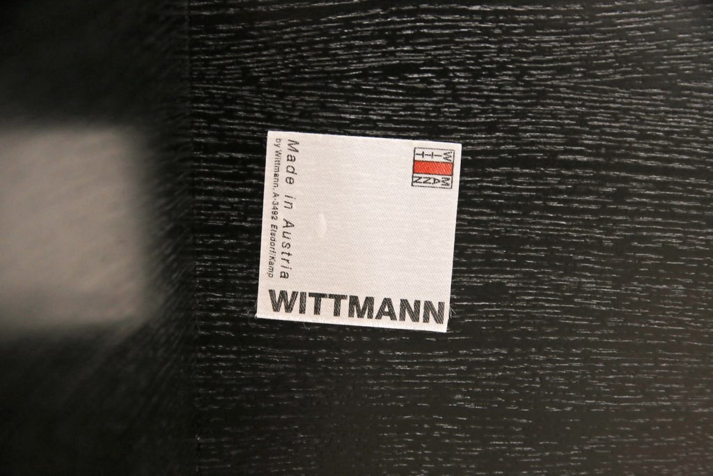 中古　美品　IDC大塚家具取り扱い　オーストリア　ヴィットマン(WITTMANN)　シンプルモダンなデザインが魅力のキャスター付きセンターテーブル(ローテーブル、リビングテーブル)(R-054977)