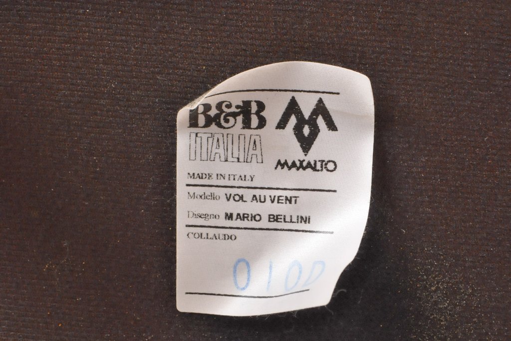 中古　美品　B&B　イタリア　MARIO BELLINI(マリオ・ベリーニ) VOL AU VENT(ヴォロ ヴァン)　モダンでスタイリッシュな空間づくりにおすすめのレザーチェア(椅子、ダイニングチェア)(定価約23万円)(R-055474)