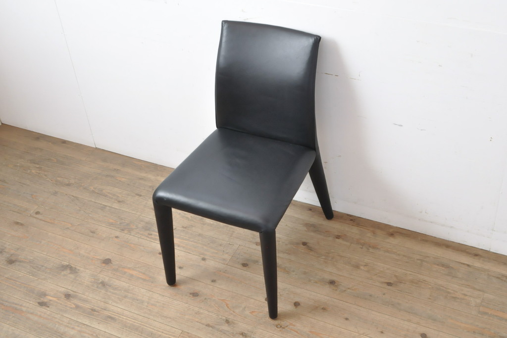 中古　美品　B&B　イタリア　MARIO BELLINI(マリオ・ベリーニ) VOL AU VENT(ヴォロ ヴァン)　モダンでスタイリッシュな空間づくりにおすすめのレザーチェア(椅子、ダイニングチェア)(定価約23万円)(R-055630)