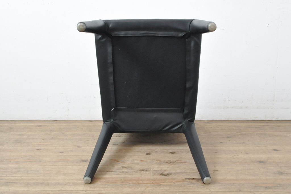 中古　美品　B&B　イタリア　MARIO BELLINI(マリオ・ベリーニ) VOL AU VENT(ヴォロ ヴァン)　モダンでスタイリッシュな空間づくりにおすすめのレザーチェア(椅子、ダイニングチェア)(定価約23万円)(R-055630)
