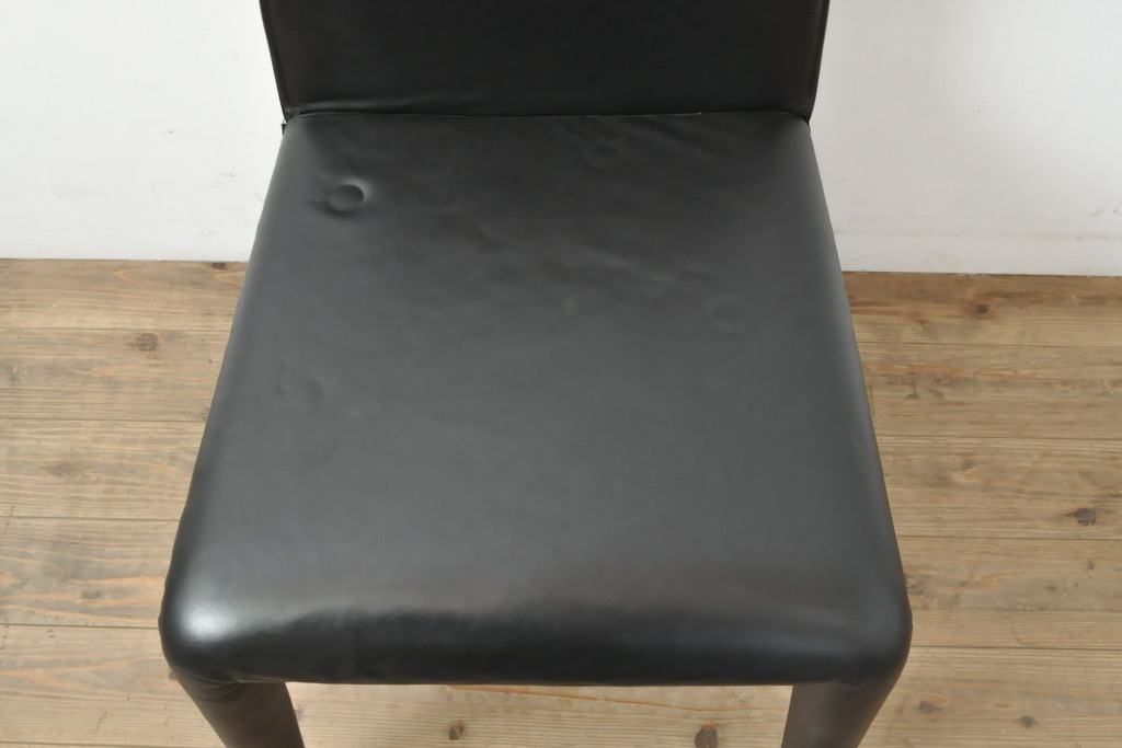 中古　美品　B&B　イタリア　MARIO BELLINI(マリオ・ベリーニ) VOL AU VENT(ヴォロ ヴァン)　モダンでスタイリッシュな空間づくりにおすすめのレザーチェア(椅子、ダイニングチェア)(定価約23万円)(R-055391)