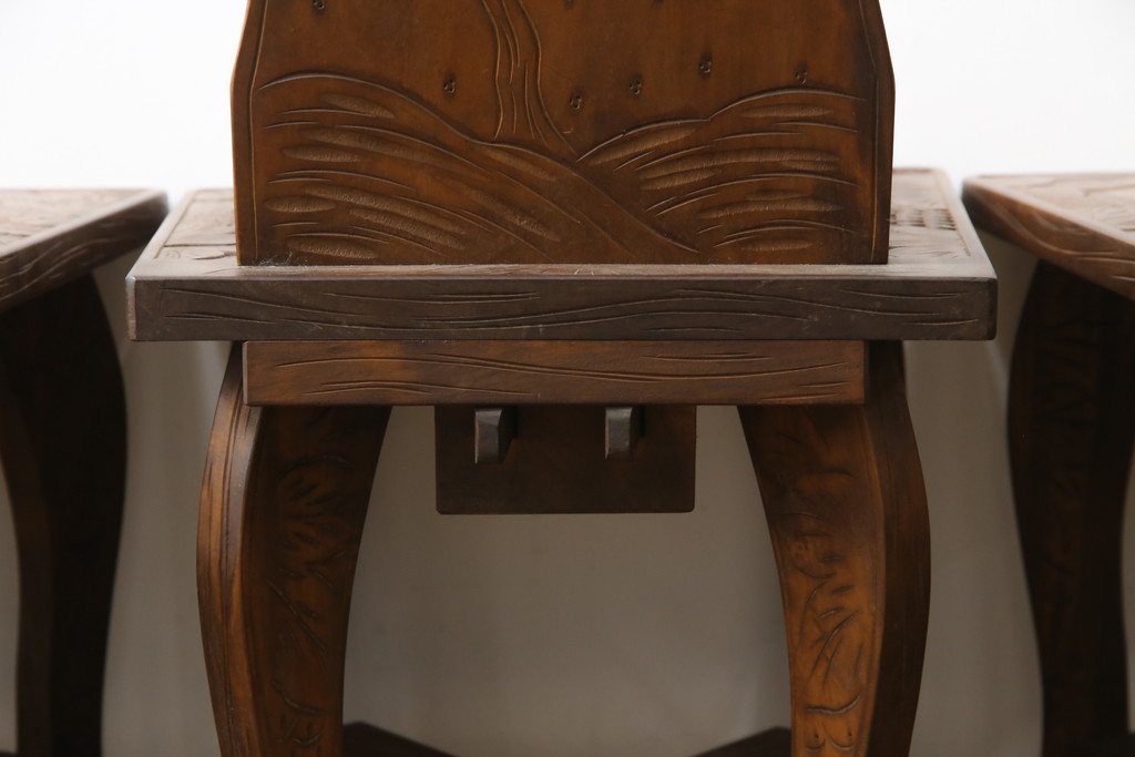 中古　美品　軽井沢彫り　牡丹　葡萄(ブドウ)　贅沢な総彫り仕上げのダイニングチェア4脚セット(板座チェア、アームレスチェア、椅子、イス)(R-078964)