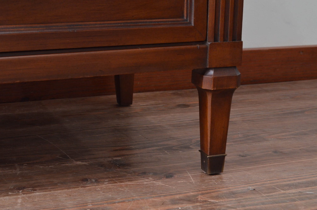 アメリカビンテージ　 White fine furniture　クラシカルな雰囲気が魅力的なチェスト(サイドボード、サイドチェスト、引き出し、ヴィンテージ)(R-061317)