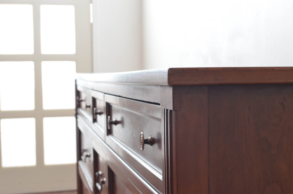 アメリカビンテージ　 White fine furniture　クラシカルな雰囲気が魅力的なチェスト(サイドボード、サイドチェスト、引き出し、ヴィンテージ)(R-061317)