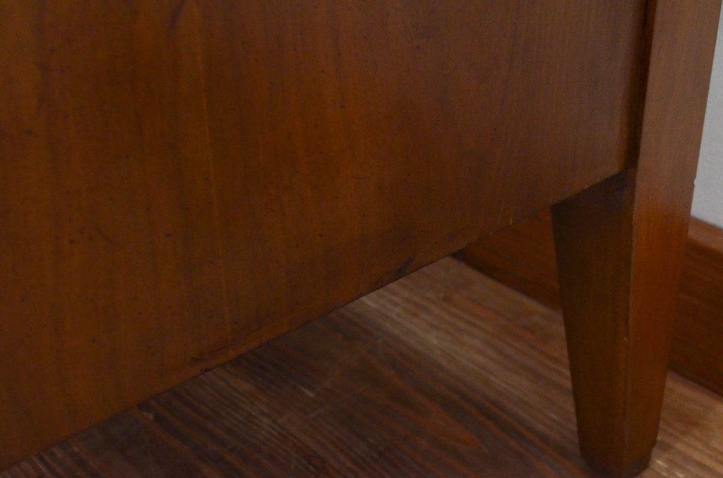アメリカビンテージ　 White fine furniture　クラシカルな雰囲気が魅力的なチェスト(サイドボード、サイドチェスト、引き出し、ヴィンテージ)(R-061317)