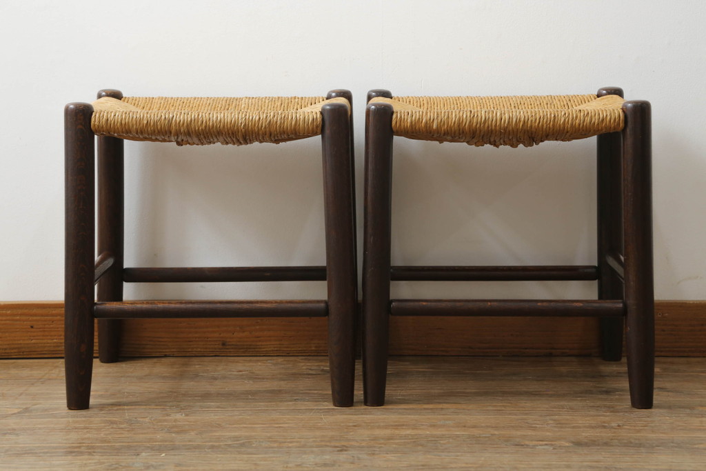 和製ビンテージ　松本民芸家具　和モダンな雰囲気づくりにおすすめの#19型ラッシスツール2脚セット(椅子、イス、チェア、ヴィンテージ、い草)(R-064500)