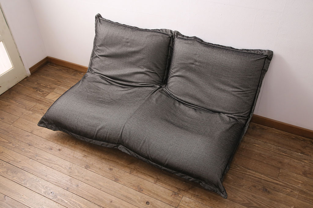 中古　ligne roset(リーン・ロゼ)　ゆったりとした雰囲気づくりにぴったりのCALIN(カラン)ソファ(2人掛け)(R-050431)