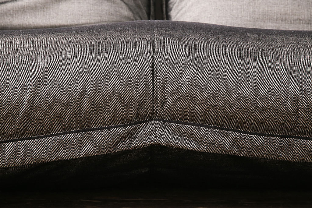 中古　ligne roset(リーン・ロゼ)　ゆったりとした雰囲気づくりにぴったりのCALIN(カラン)ソファ(リーンロゼ、2人掛け)(R-050431)