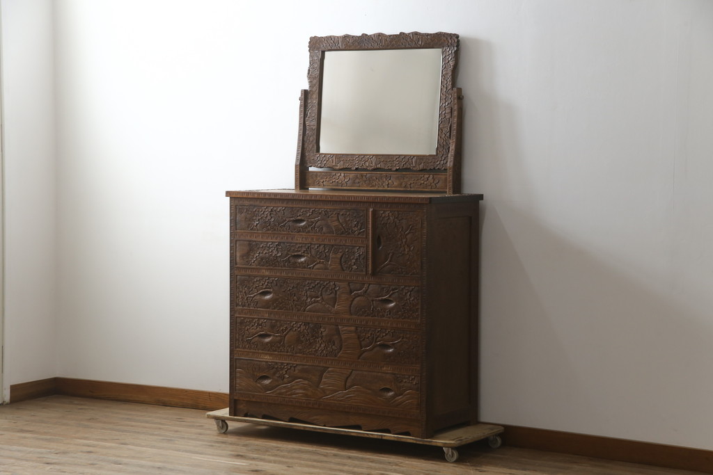 中古　美品　軽井沢彫り　満開の桜の彫刻をあしらった優美なドレッシングチェスト(ドレッサー、鏡台、引き出し、化粧台、サイドチェスト)(R-079024)