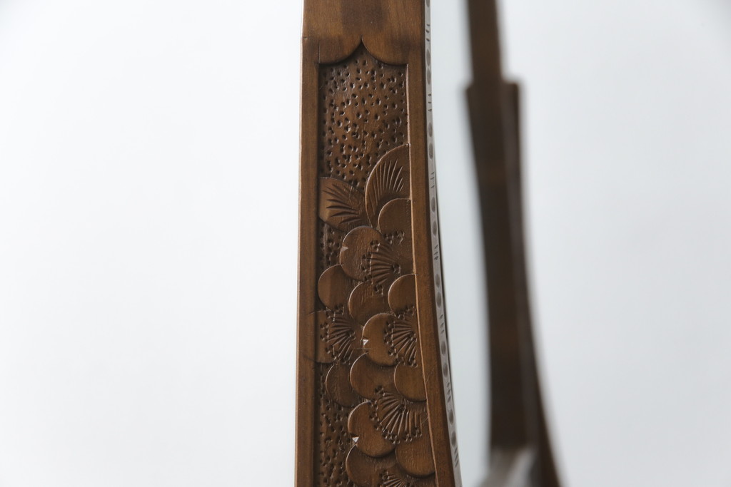 中古　美品　軽井沢彫り　満開の桜の彫刻をあしらった優美なドレッシングチェスト(ドレッサー、鏡台、引き出し、化粧台、サイドチェスト)(R-079024)