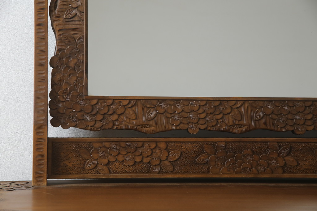 中古　美品　軽井沢彫り　満開の桜の彫刻をあしらった優美なドレッシングチェスト(ドレッサー、鏡台、引き出し、化粧台、サイドチェスト)(R-079024)