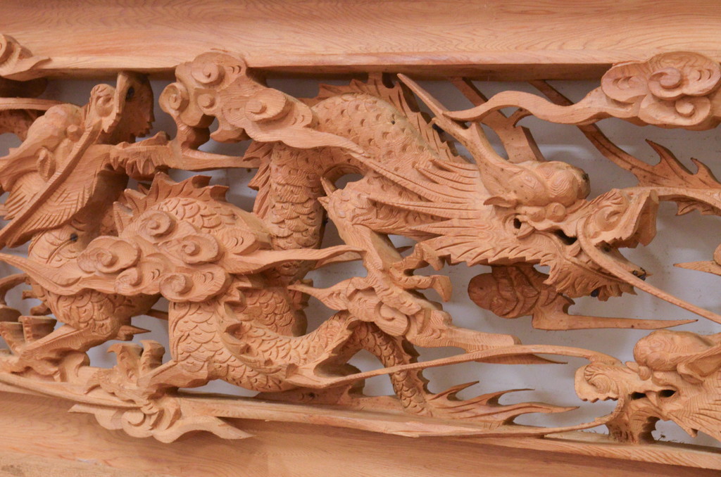アンティーク建具　井波彫刻　躍動感ある竜(龍)が見事な両面彫刻欄間2枚セット(明かり取り、明り取り)(R-072147)