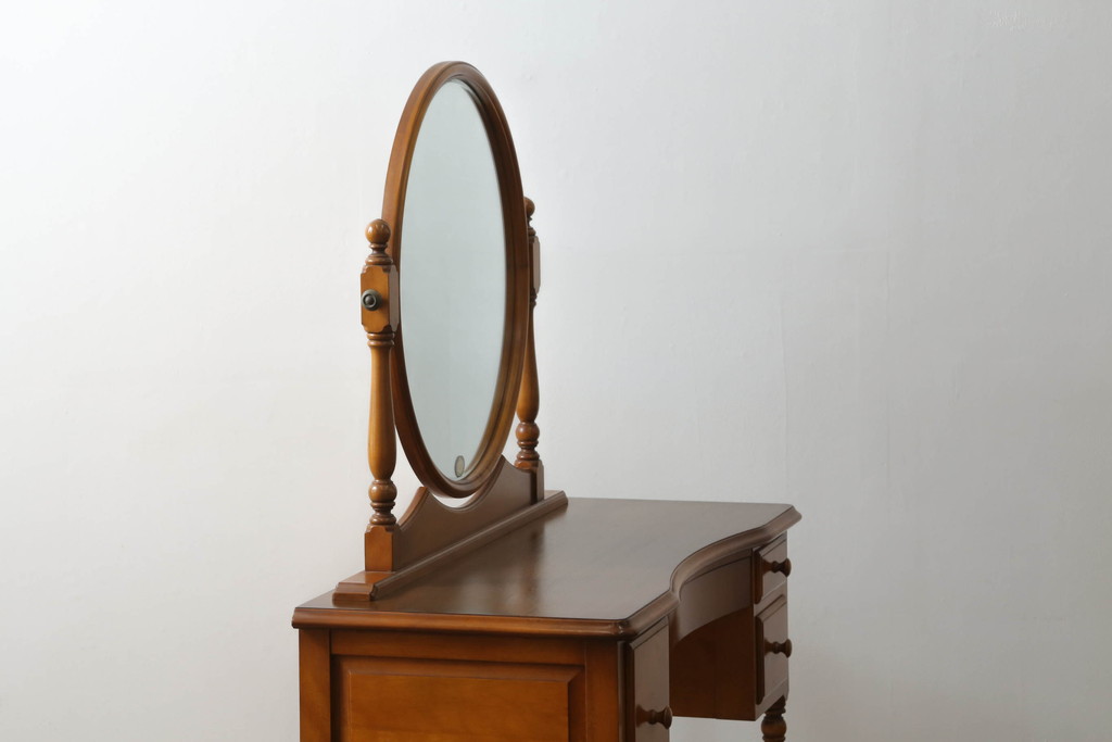 中古　美品　横浜ダニエル(daniel)　A-402　ラウンド型の鏡が印象的な上品な佇まいのドレッサー(鏡台、ミラー、化粧台)(R-073084)