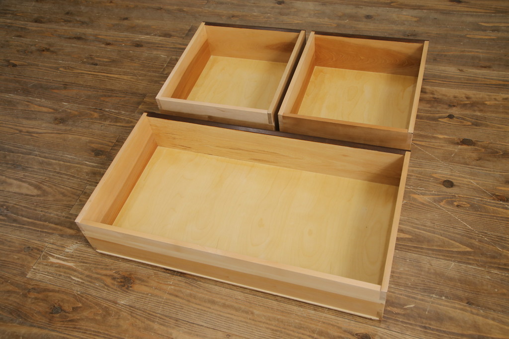 中古　美品　特注品!!　松本民芸家具　和洋どちらの空間にも馴染む整理箪笥(収納たんす、洋服タンス、衣装箪笥、引き出し、チェスト)(R-078974)
