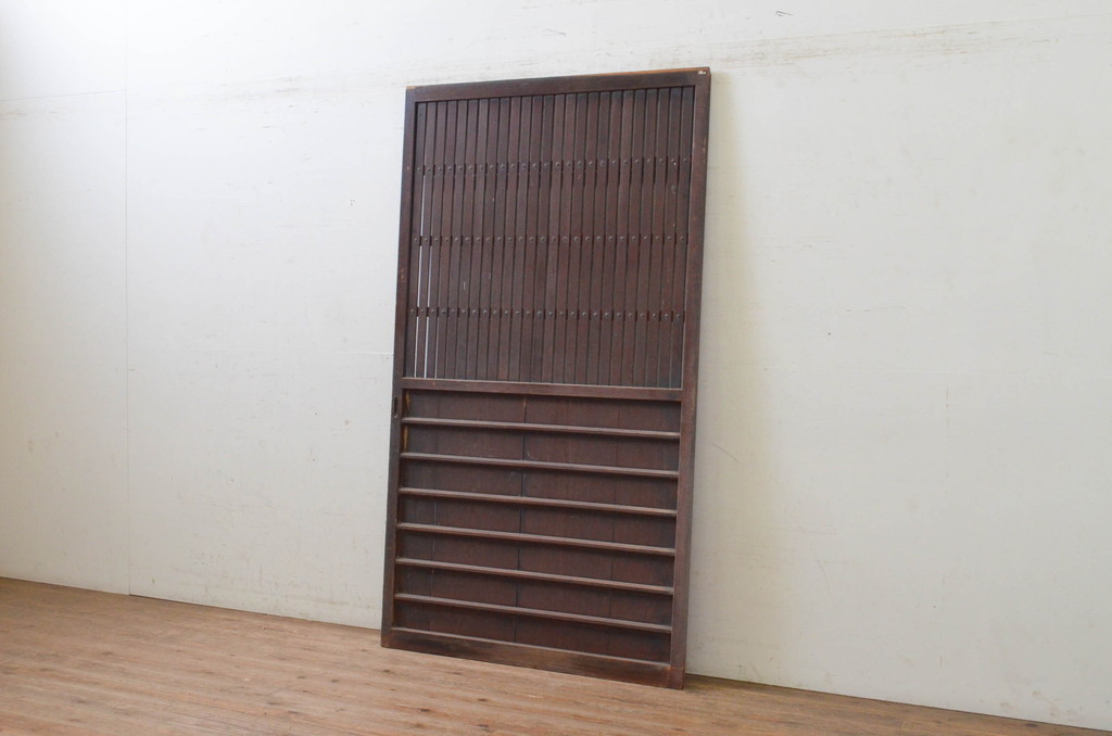 アンティーク建具　落ち着いた和の空間を演出する横桟入り格子戸1枚(舞良戸、引き戸、帯戸、板戸)(R-071381)