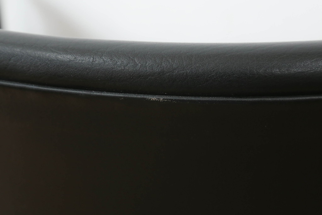 北欧ビンテージ　ノルウェー製　ブルクスボ(BRUKSBO)社　エルトン(Elton)　ローズウッド材の美しい木肌が高級感を高めるアームチェア(ダイニングチェア、ワークチェア、椅子、イス、いす、ヴィンテージ)(R-069051)