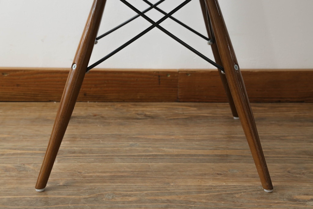 アメリカビンテージ　Hermanmiller(ハーマンミラー社)　Charles & Ray Eames(チャールズ&レイ・イームズ)　ドゥエルレッグベース(ウォールナット)　ロイヤルブルー　様々なシーンで使い勝手の良いシンプルなフォルムのシェルチェア(ダイニングチェア、椅子、イス、ヴィンテージ)(定価約12万円)(R-072796)