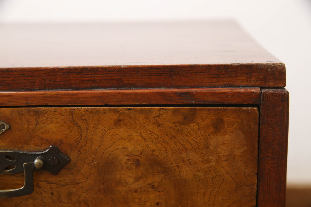 和製アンティーク　大正ロマン　透かし彫りのかわいい小振りな文机(ローテーブル、座机、デスク、在宅用、在宅ワーク用)(R-064146)